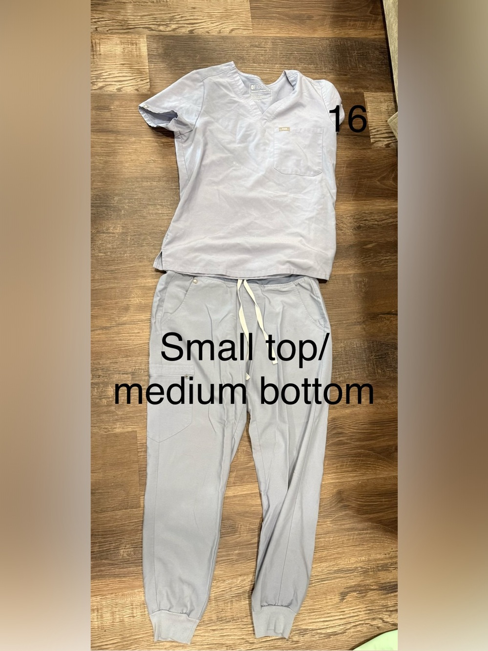 Women’s figs size small top med bottom